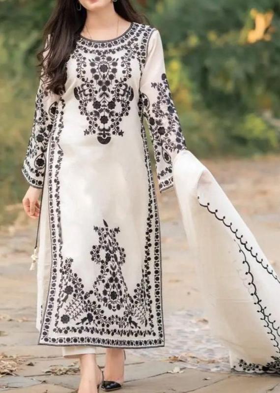 Lawn 3pc organza dress with organza duppata.